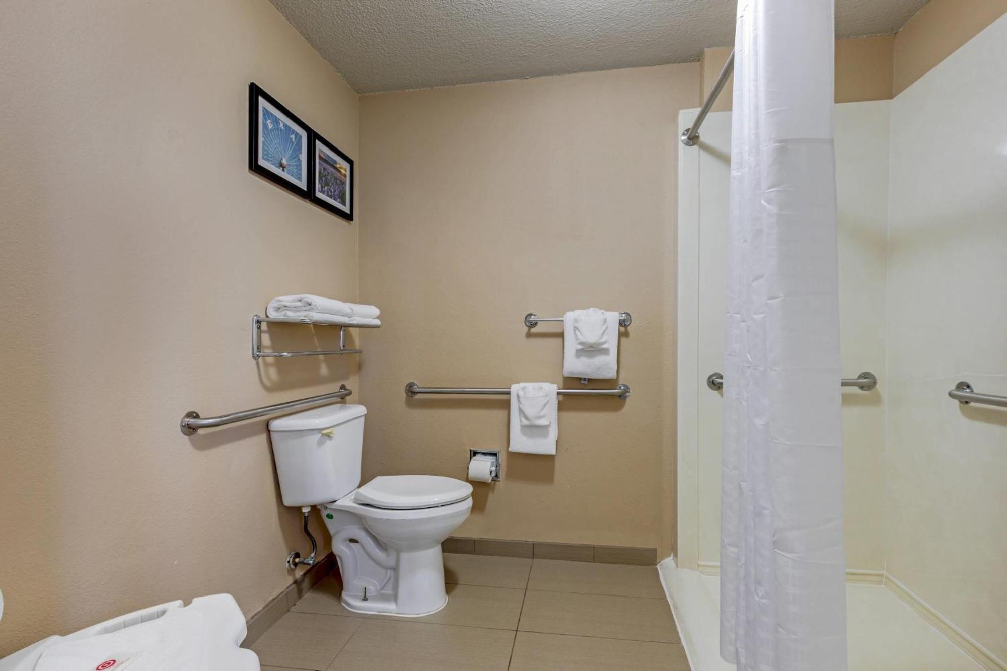 Hotel Comfort North - Near Area Waco